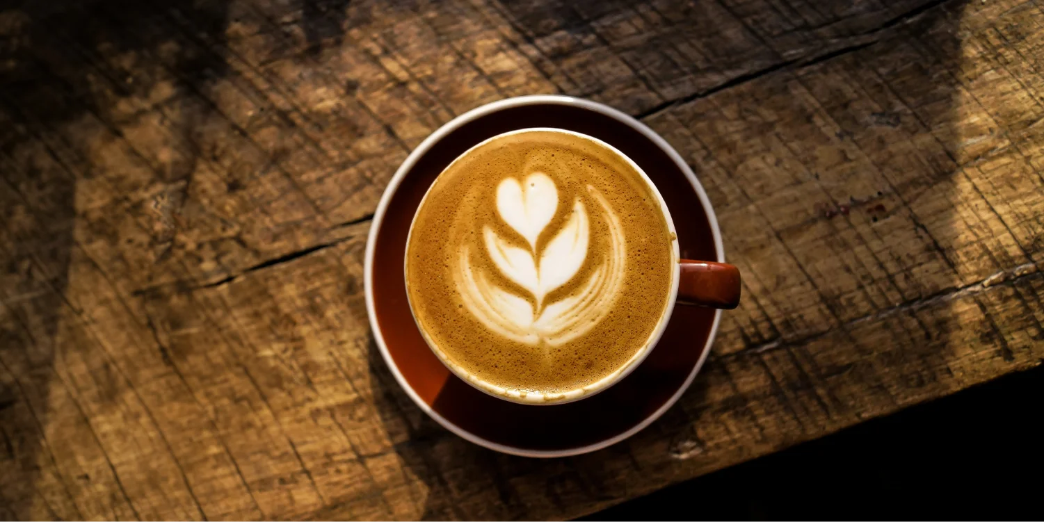 CAFÈ SENZA INTERMEDIARI |   Chicchi di caffè Pouquinho |   Tostatura settimanale |   Imballaggio per la spedizione |   Intensità media |   Caffè brasiliano