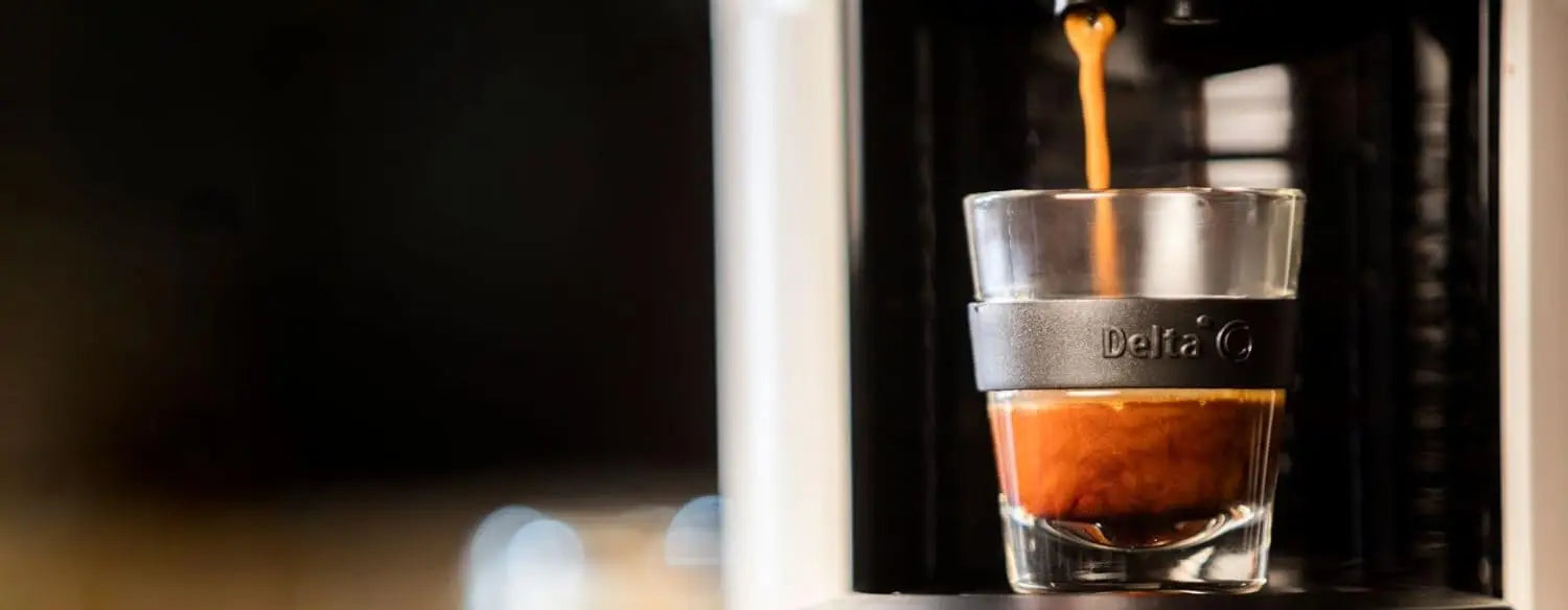 Delta Q - Capsule di caffè macinato Qalidus - Espresso intenso con note caramellate - Intensità 10 - Macinato naturale - 80 capsule