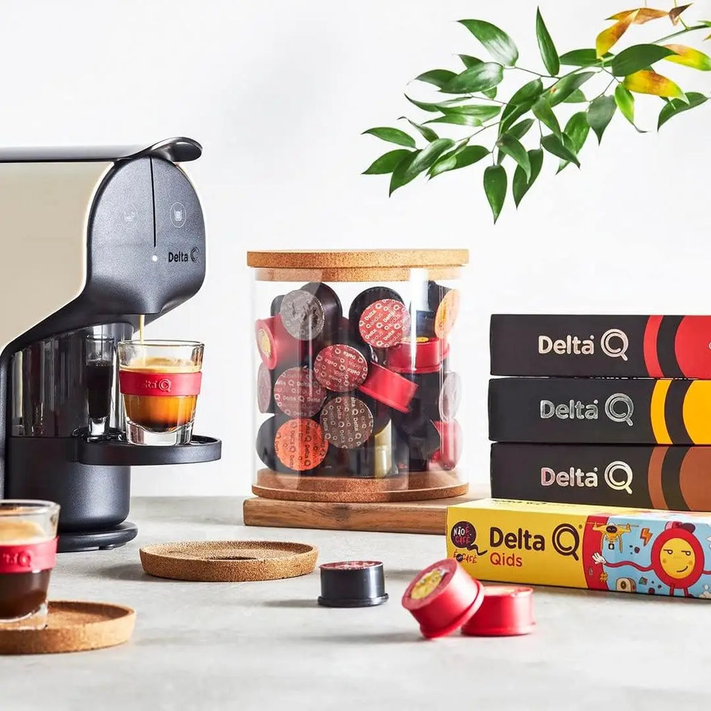 Delta Q - Capsule di caffè macinato Qalidus - Espresso intenso con note caramellate - Intensità 10 - Macinato naturale - 80 capsule