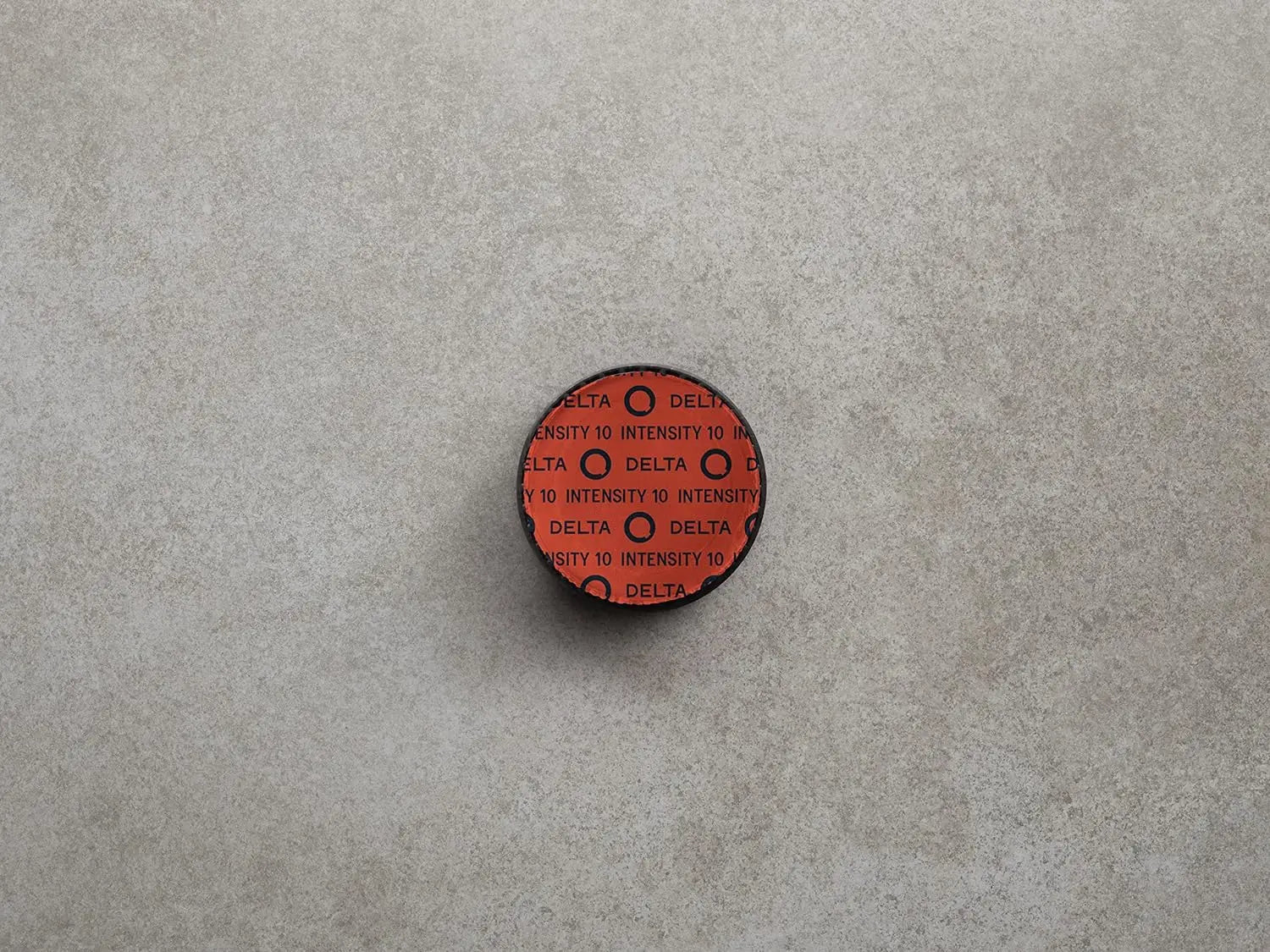 Delta Q - Capsule di caffè macinato Qalidus - Espresso intenso con note caramellate - Intensità 10 - Macinato naturale - 80 capsule